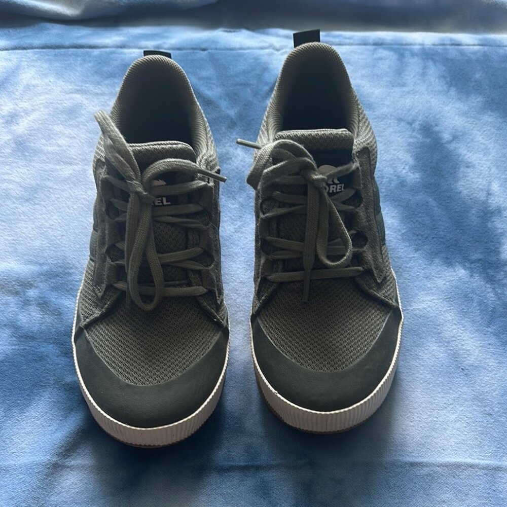 Sorel Out N About III Sneaker - Waterproof! - Stone Green - Size 7 - Like New!